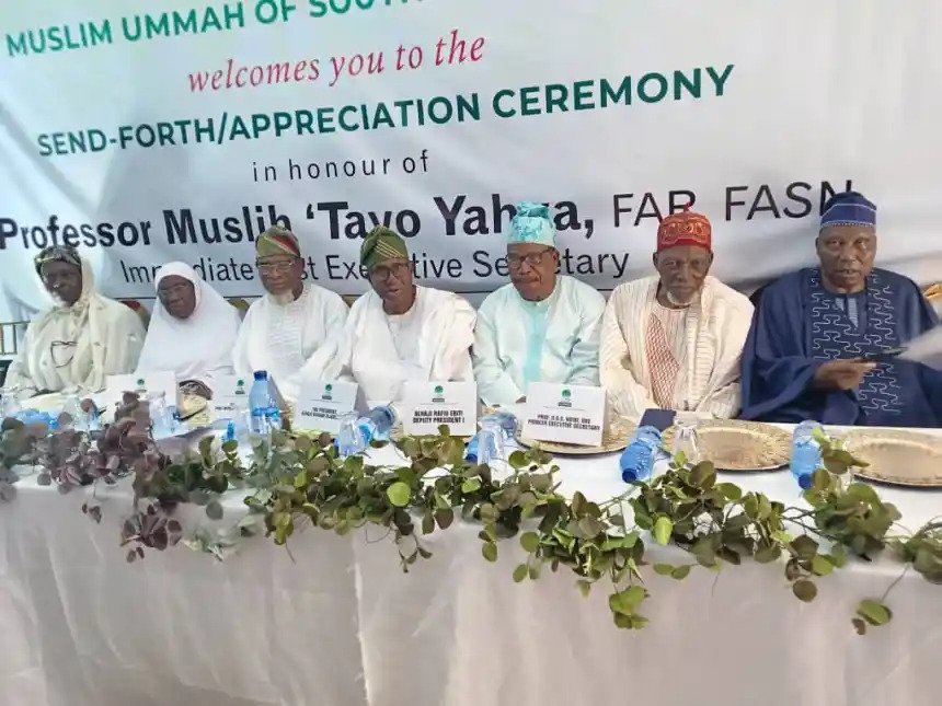 Islamic cleric blames Nigeria’s problem on non-belief in hereafter, as MUSWEN honours leader